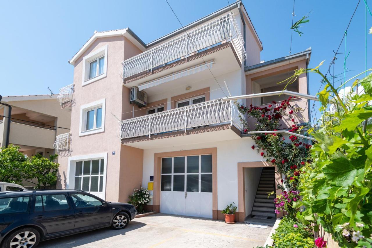Apartment Vranjes